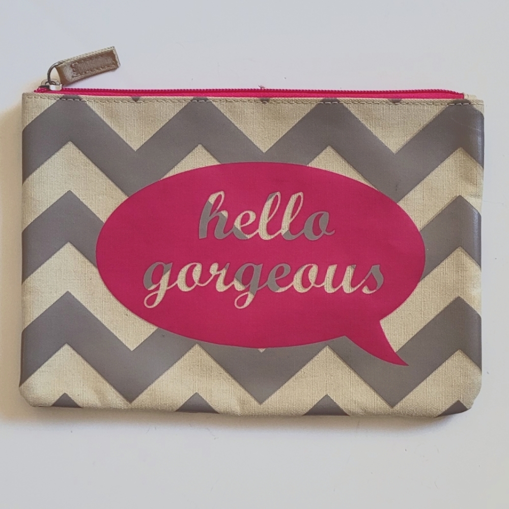Zipper pouch